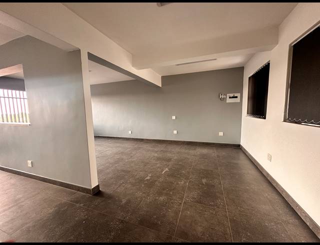 79M² OFFICE TO LET IN GREENSIDE